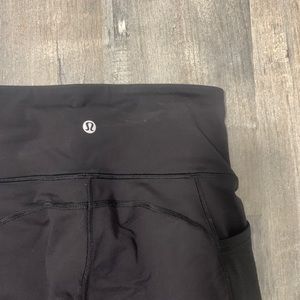 LULULEMON LEGGINGS - mesh design 22” inseam